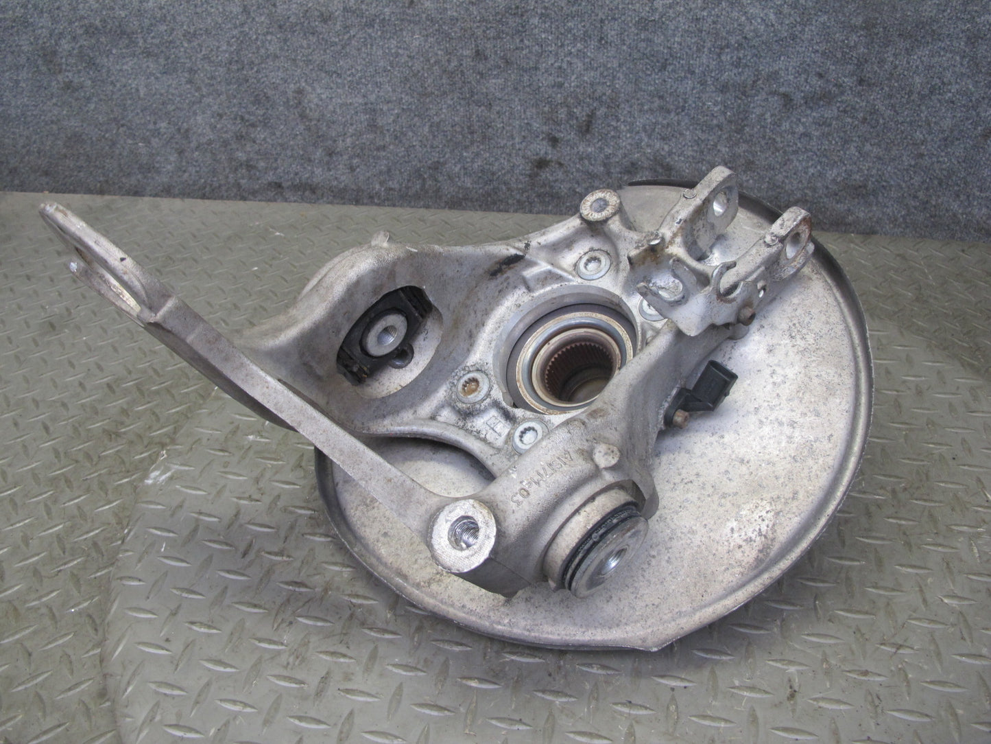 10-16 Audi B8 A4 S4 AWD Rear Right Spindle Knuckle Wheel Hub 8K0505432AR OEM