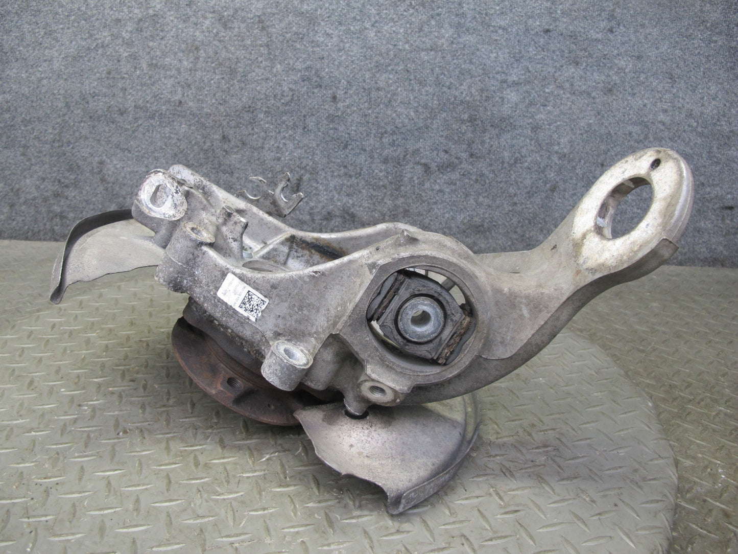 10-16 Audi B8 A4 S4 AWD Rear Right Spindle Knuckle Wheel Hub 8K0505432AR OEM