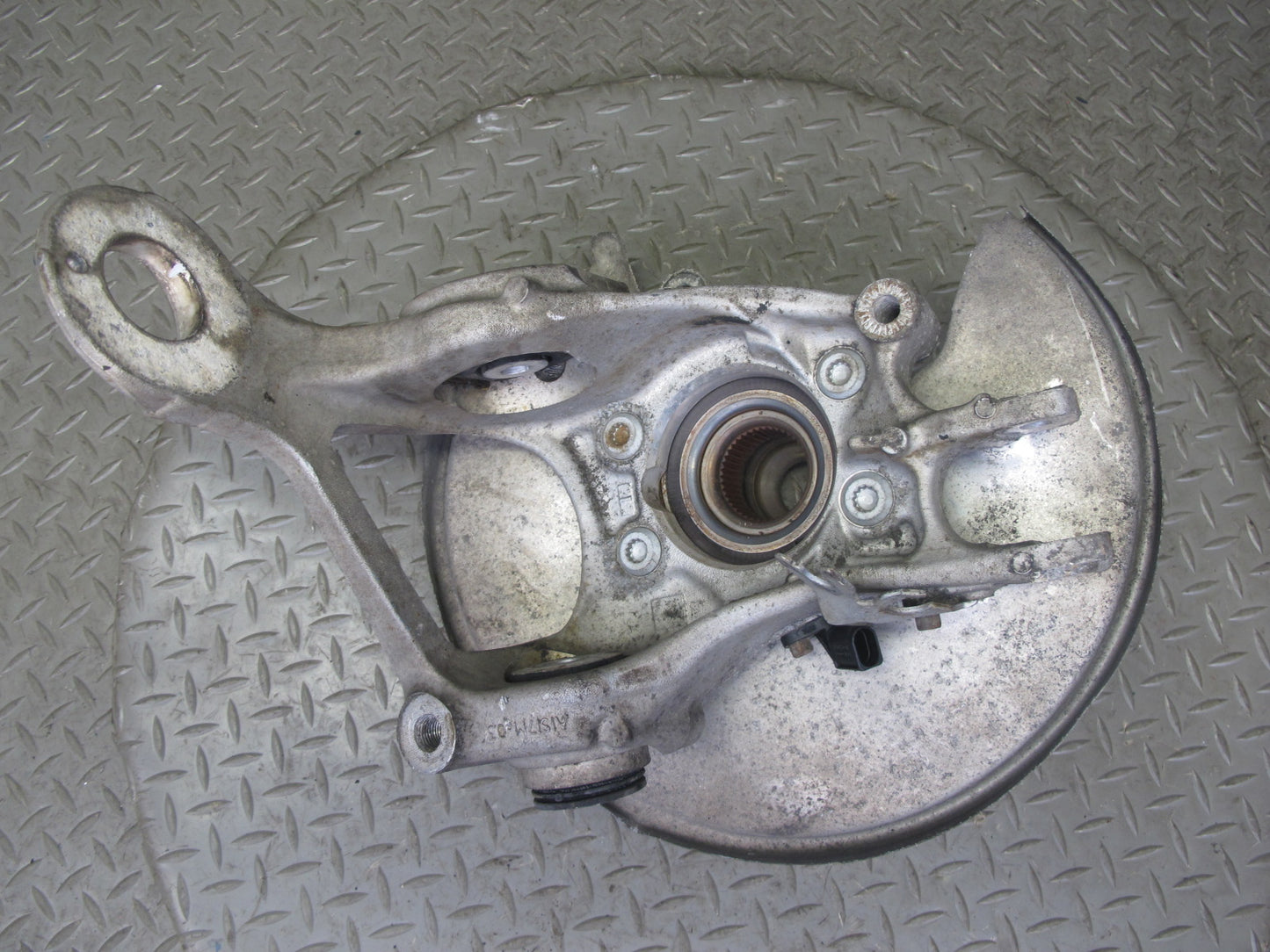 10-16 Audi B8 A4 S4 AWD Rear Right Spindle Knuckle Wheel Hub 8K0505432AR OEM