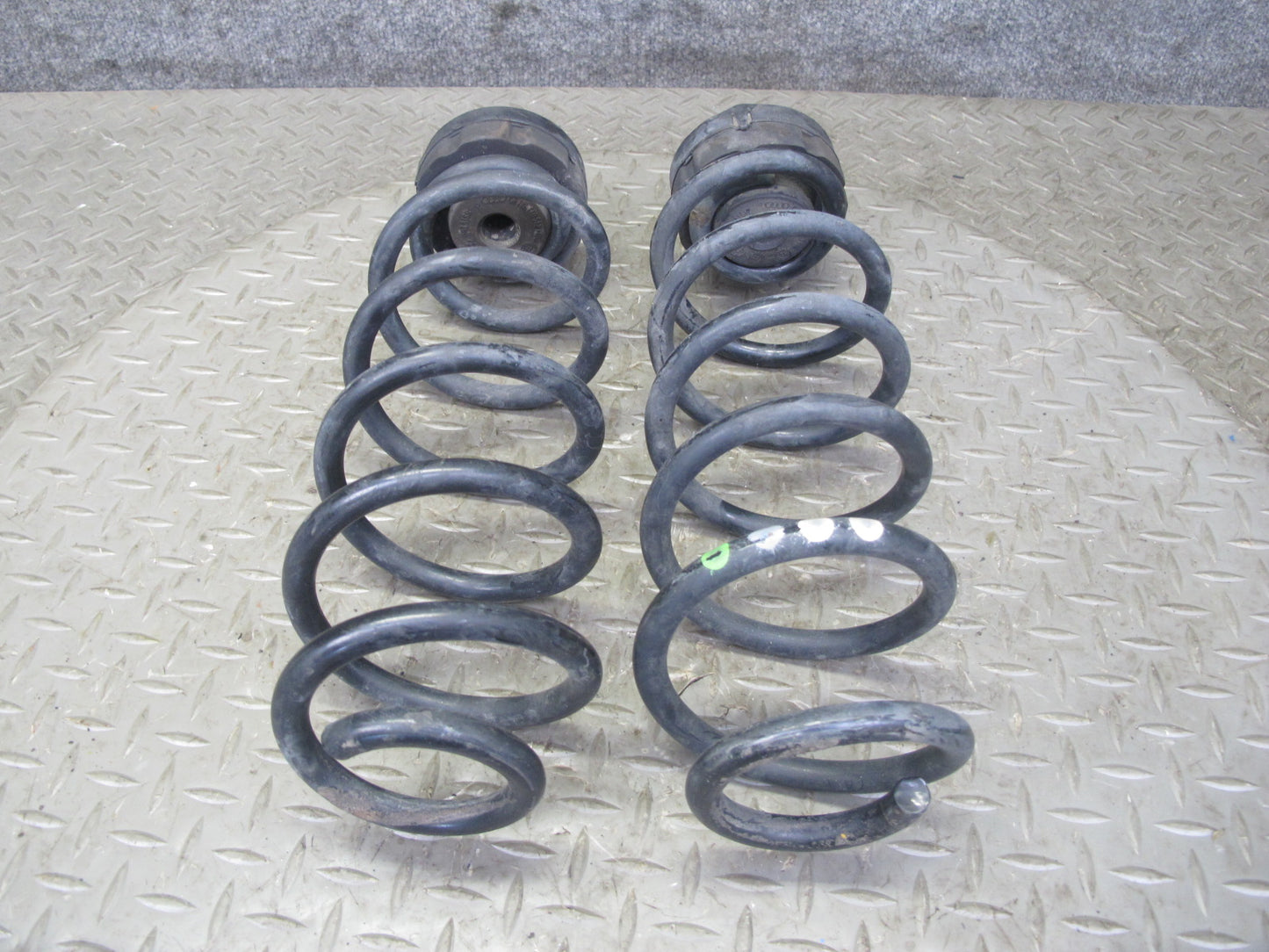10-16 Audi S4 AWD Rear Left & Right Suspension Coil Spring w Pad Set OEM