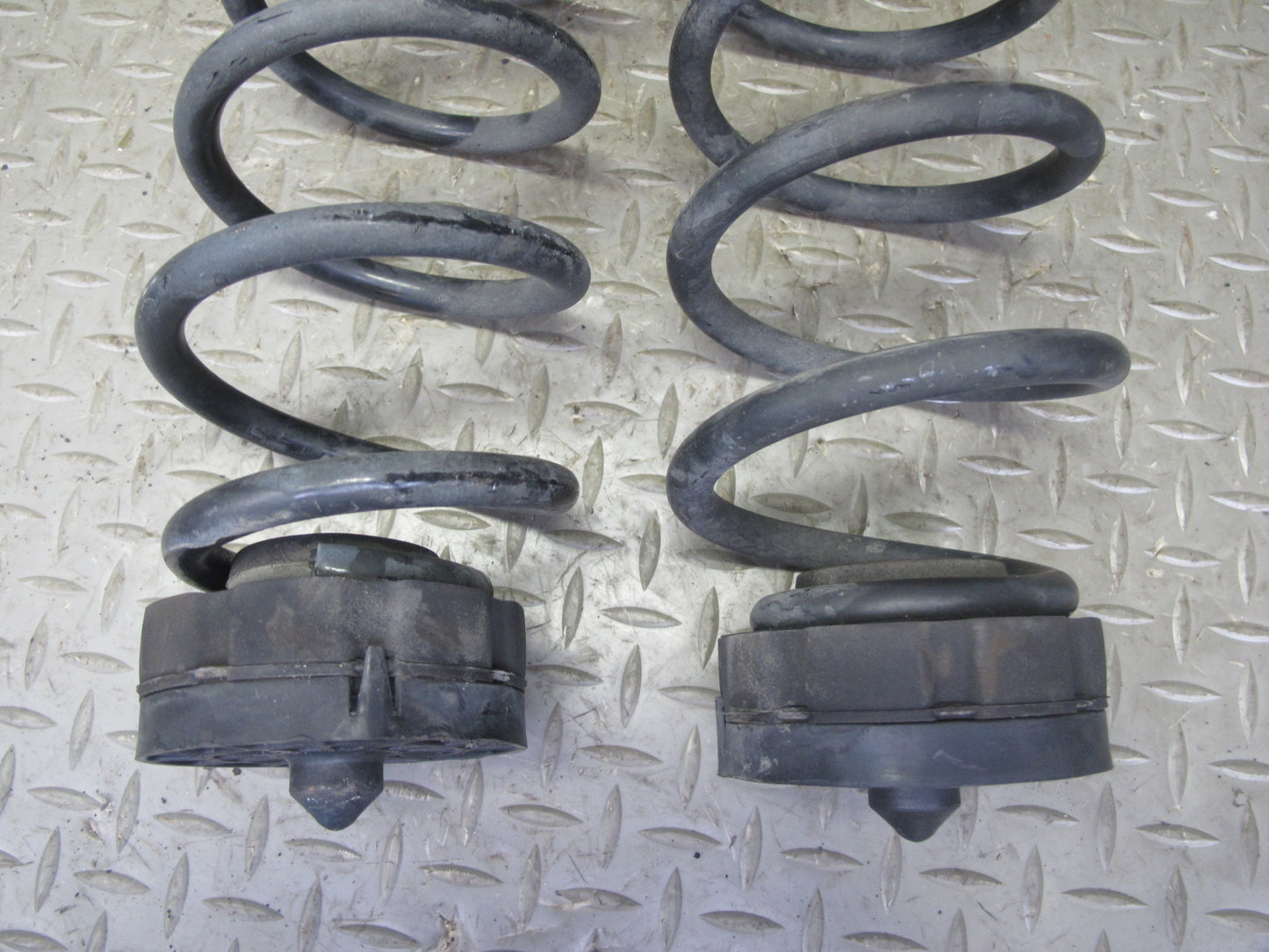 10-16 Audi S4 AWD Rear Left & Right Suspension Coil Spring w Pad Set OEM