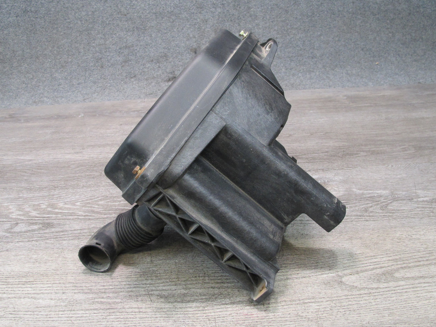 02-10 Lexus Z40 SC430 Engine Computer ECU ECM Housing Box w Cover & Duct OEM