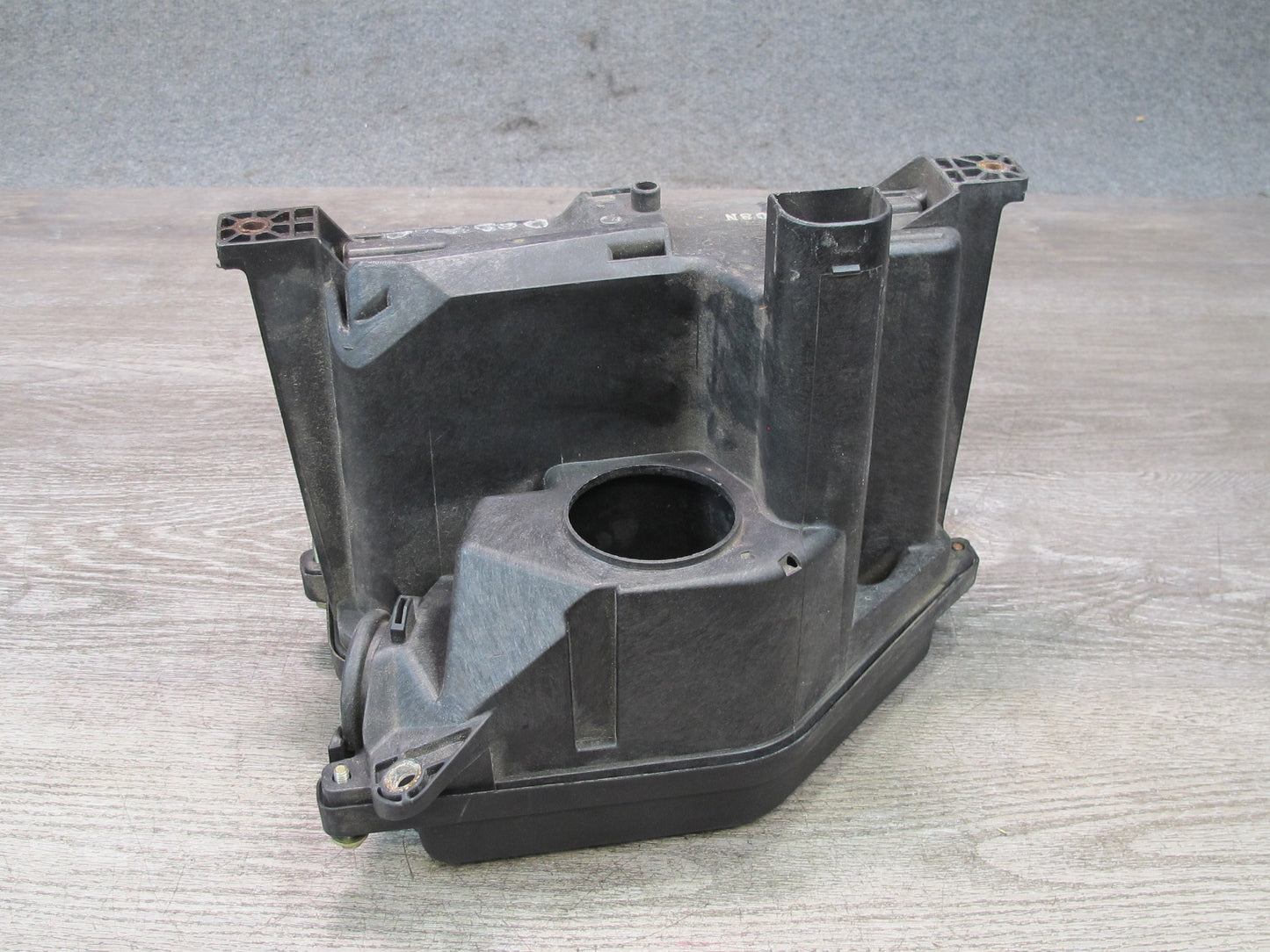 02-10 Lexus Z40 SC430 Engine Computer ECU ECM Housing Box w Cover & Duct OEM