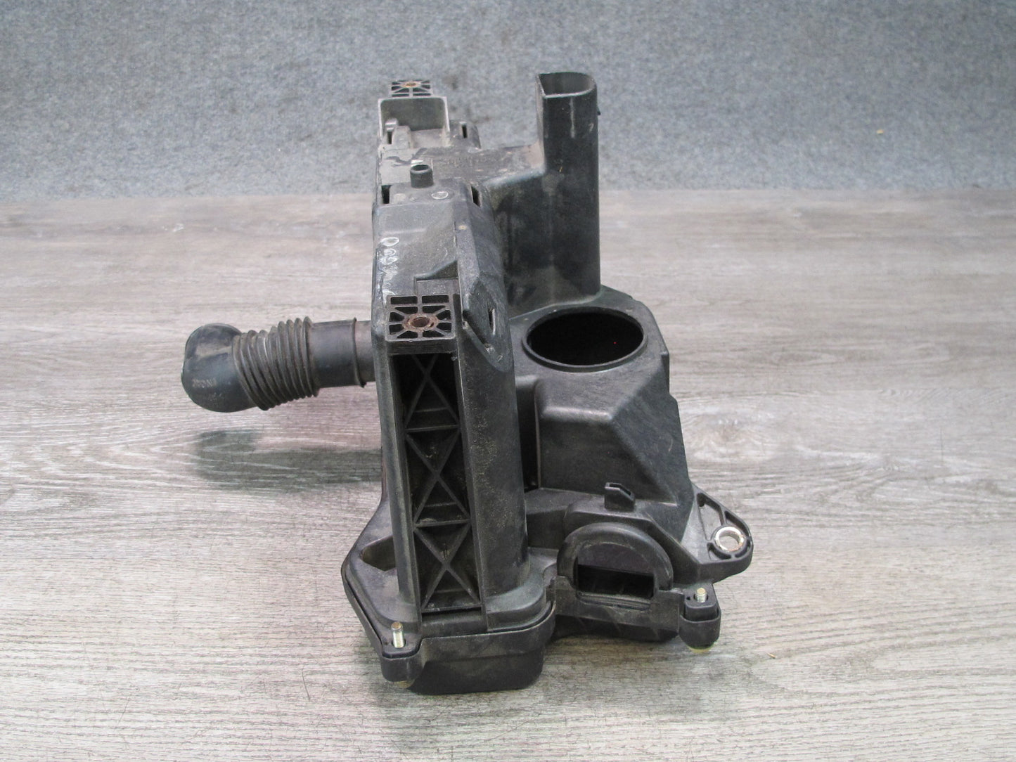 02-10 Lexus Z40 SC430 Engine Computer ECU ECM Housing Box w Cover & Duct OEM
