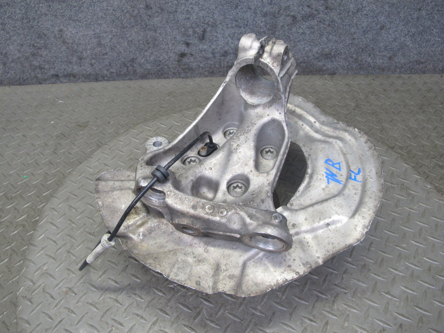 12-16 BMW F30 F31 F33 335i RWD Front Left Spindle Knuckle Wheel Hub Bearing OEM