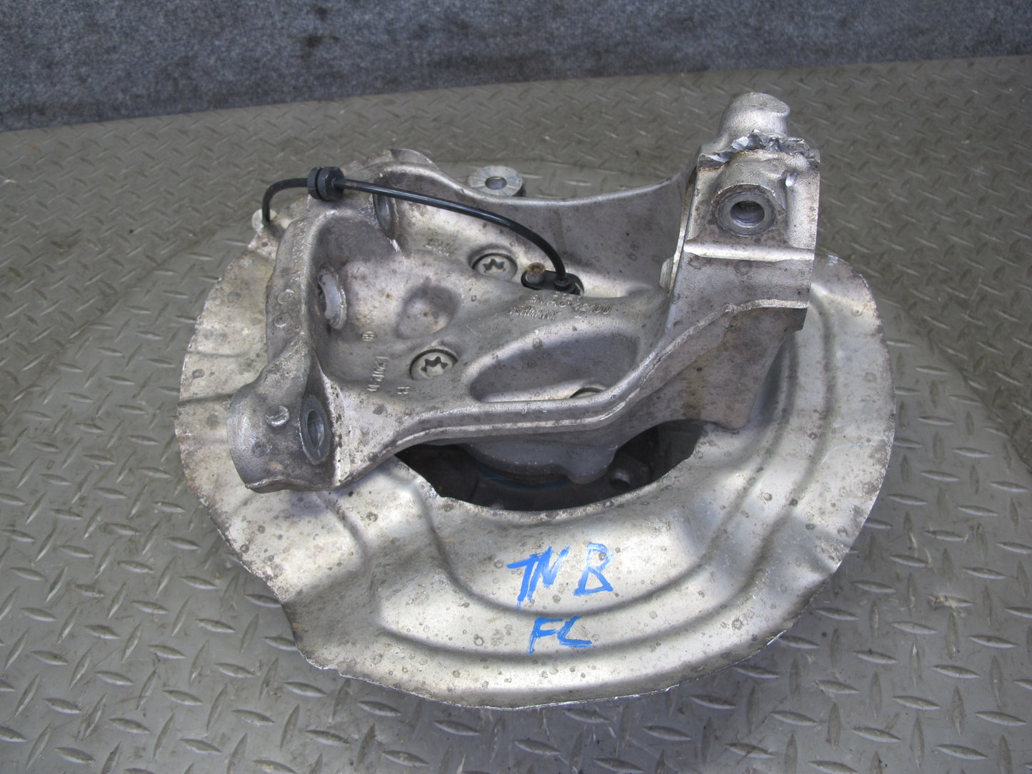 12-16 BMW F30 F31 F33 335i RWD Front Left Spindle Knuckle Wheel Hub Bearing OEM