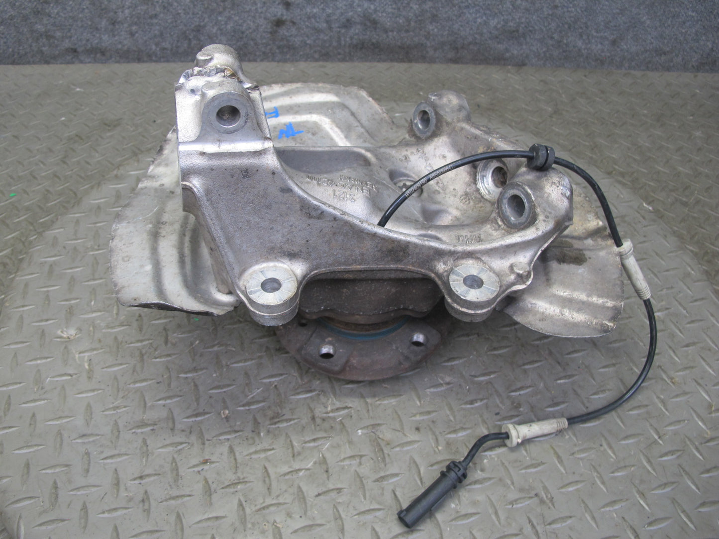 12-16 BMW F30 F31 F33 335i RWD Front Left Spindle Knuckle Wheel Hub Bearing OEM