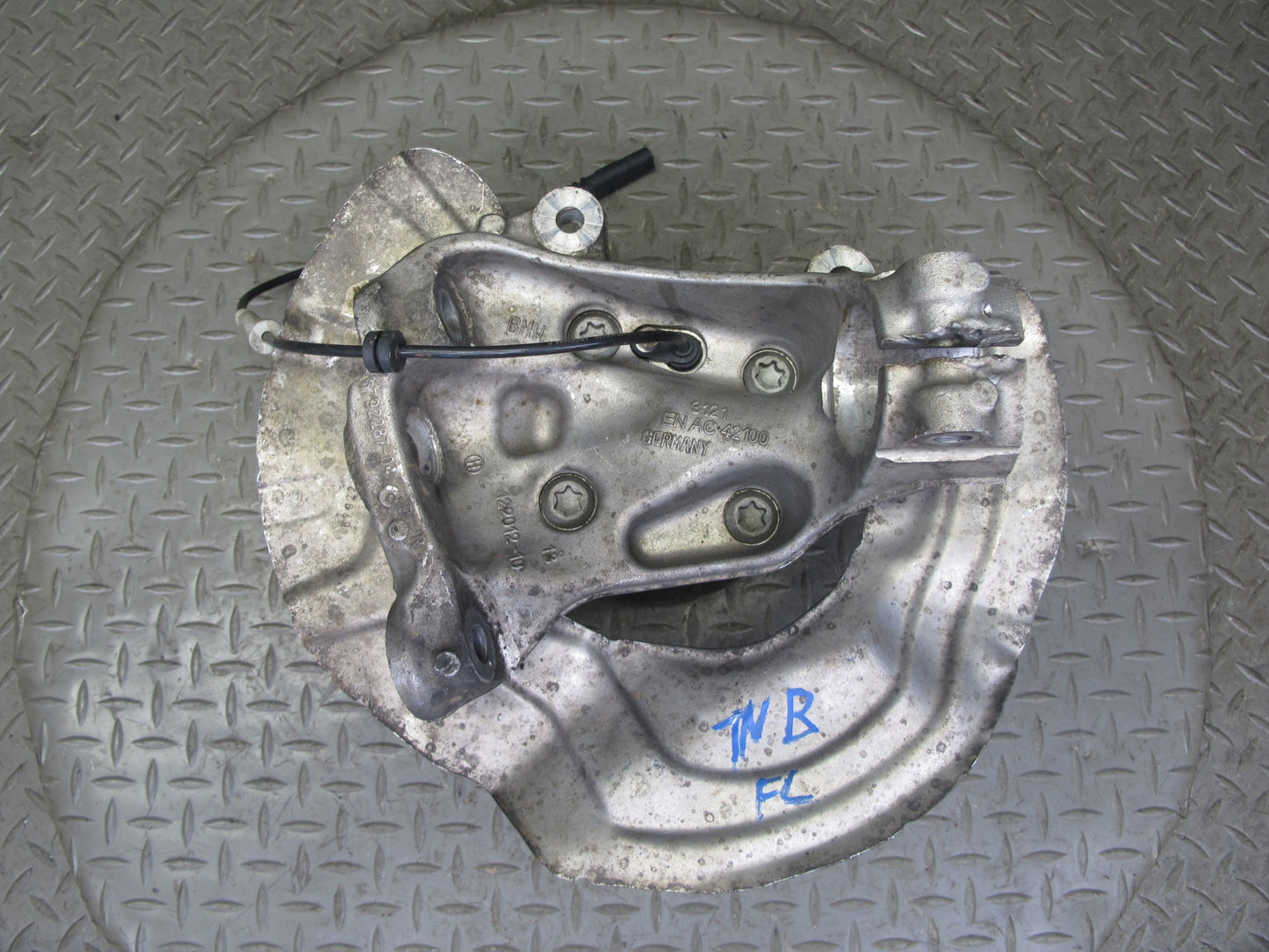 12-16 BMW F30 F31 F33 335i RWD Front Left Spindle Knuckle Wheel Hub Bearing OEM