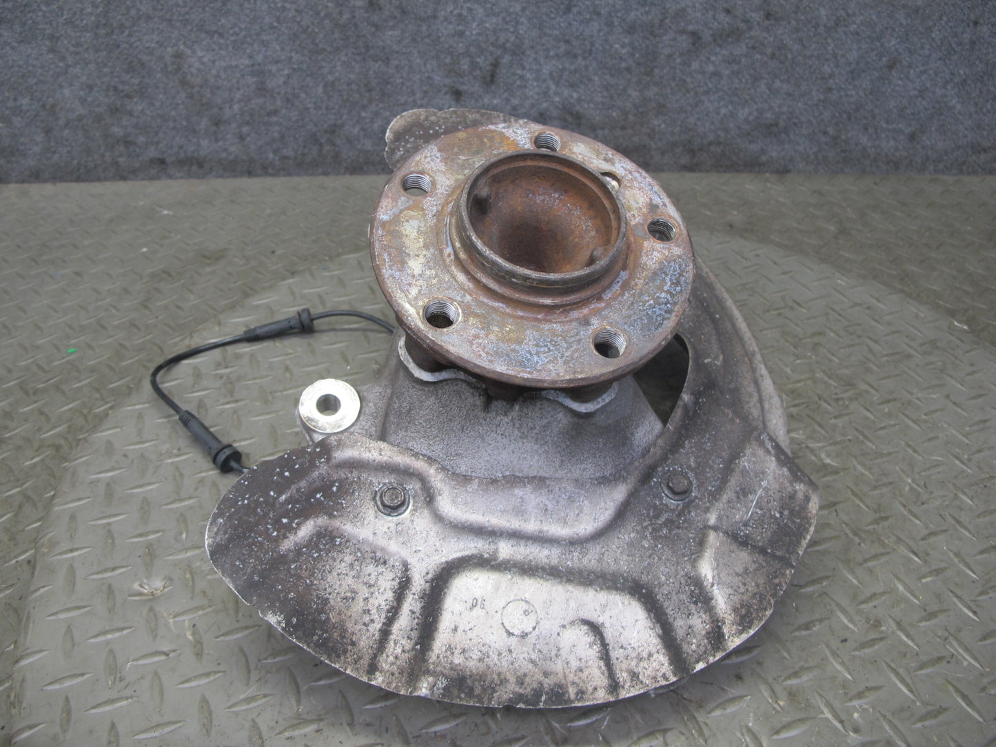12-16 BMW F30 F31 F33 335i RWD Front Right Spindle Knuckle Wheel Hub Bearing OEM