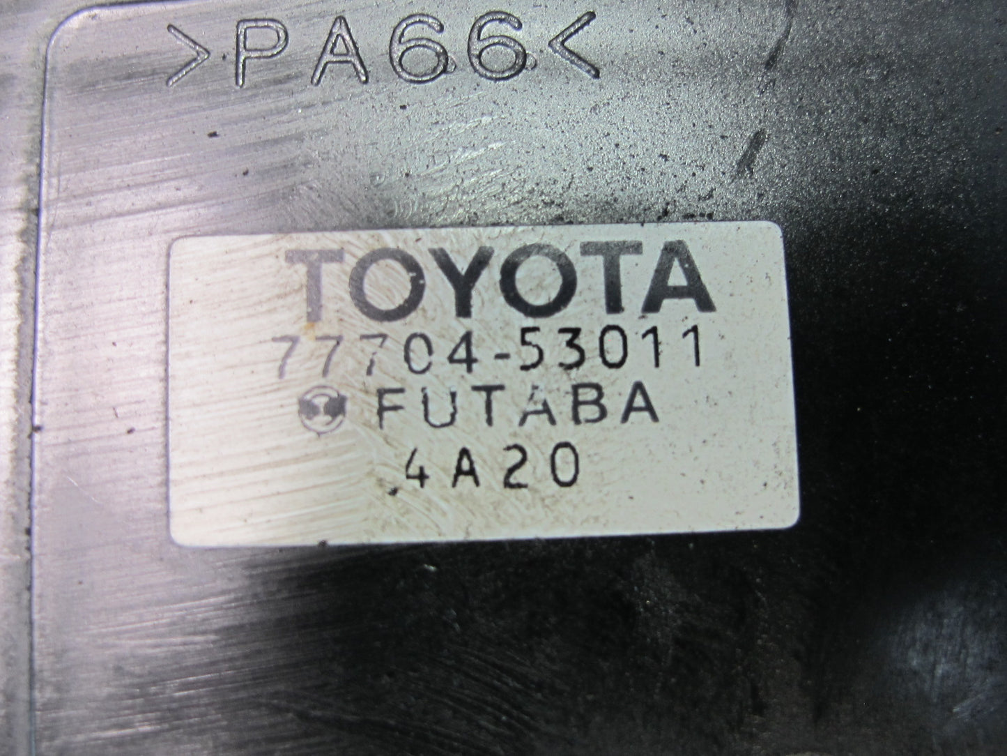02-05 Lexus Z40 SC430 Fuel Evap Vapor Charcoal Canister w Sensor 77704-53011 OEM