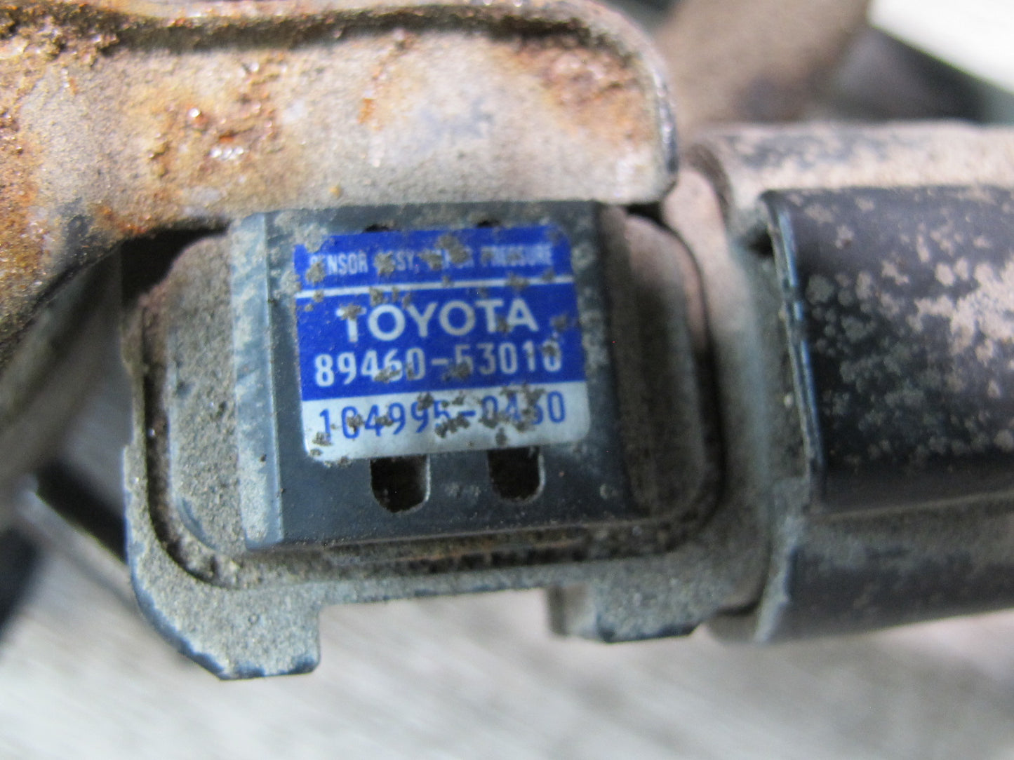 02-05 Lexus Z40 SC430 Fuel Evap Vapor Charcoal Canister w Sensor 77704-53011 OEM