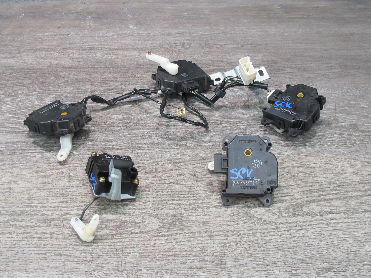 02-10 Lexus SC430 Set of 5 A/C Heater Flap Door Actuator Motor w Wiring OEM