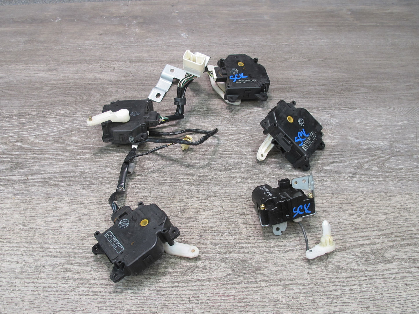 02-10 Lexus SC430 Set of 5 A/C Heater Flap Door Actuator Motor w Wiring OEM