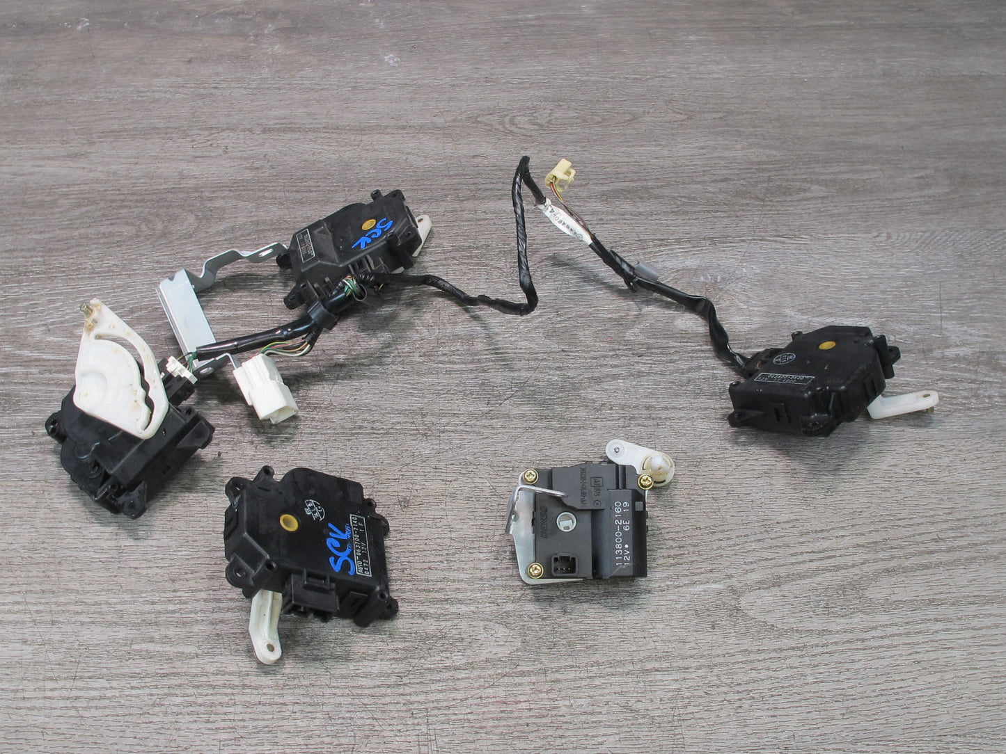 02-10 Lexus SC430 Set of 5 A/C Heater Flap Door Actuator Motor w Wiring OEM