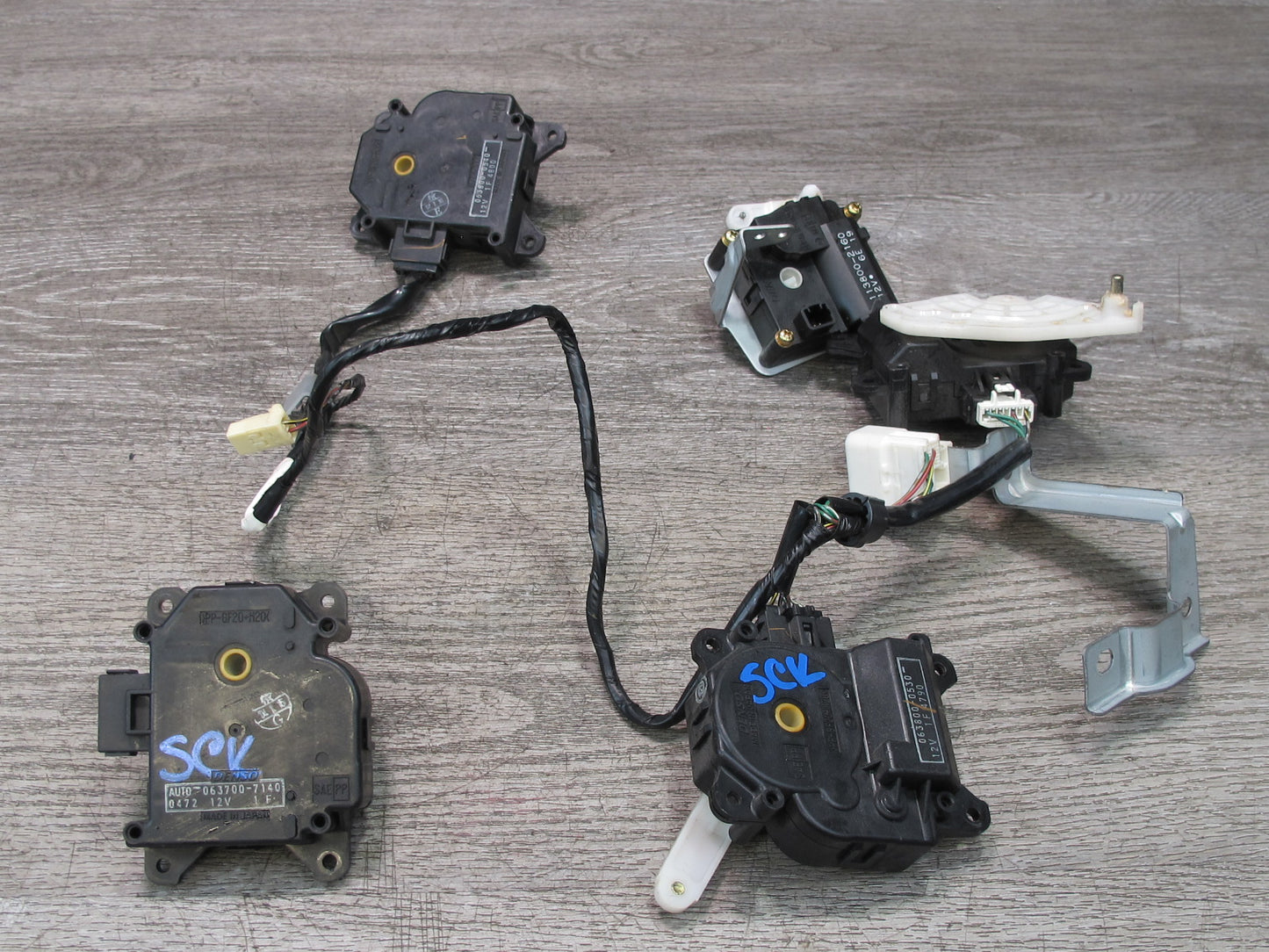 02-10 Lexus SC430 Set of 5 A/C Heater Flap Door Actuator Motor w Wiring OEM