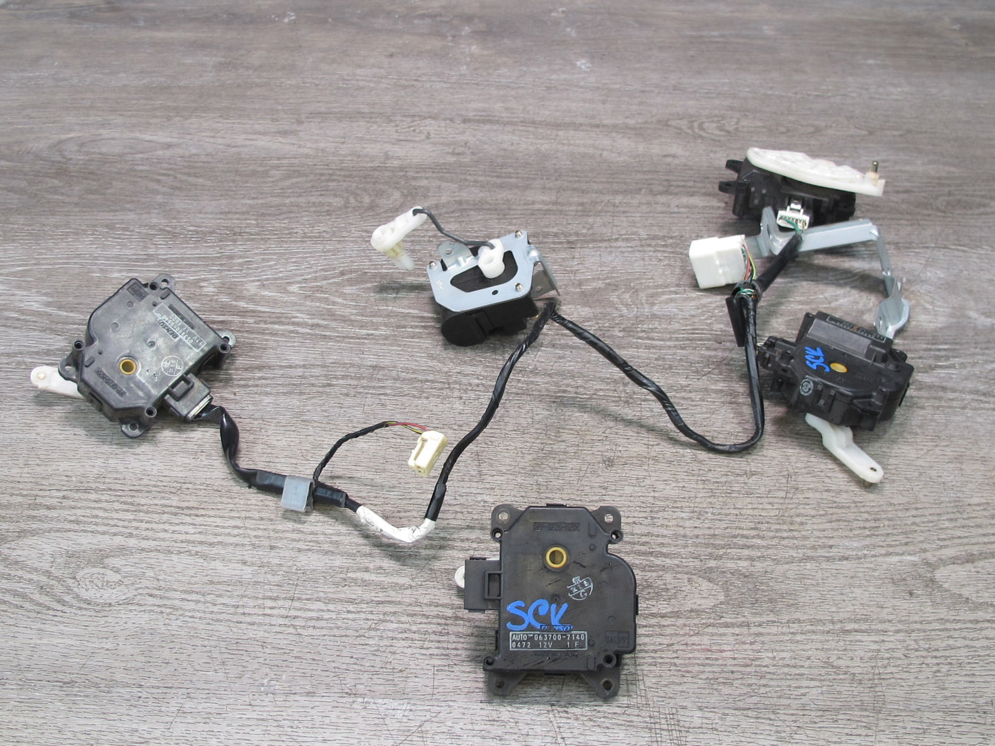 02-10 Lexus SC430 Set of 5 A/C Heater Flap Door Actuator Motor w Wiring OEM