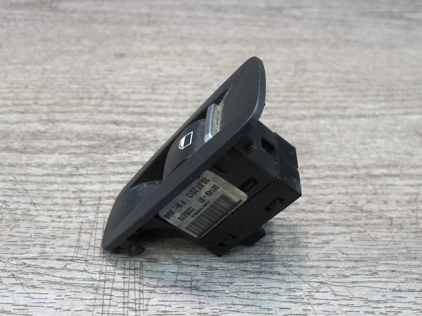 2012-2018 BMW F12 F13 F06 M6 Front Right Side Door Power Window Switch W/ Trim