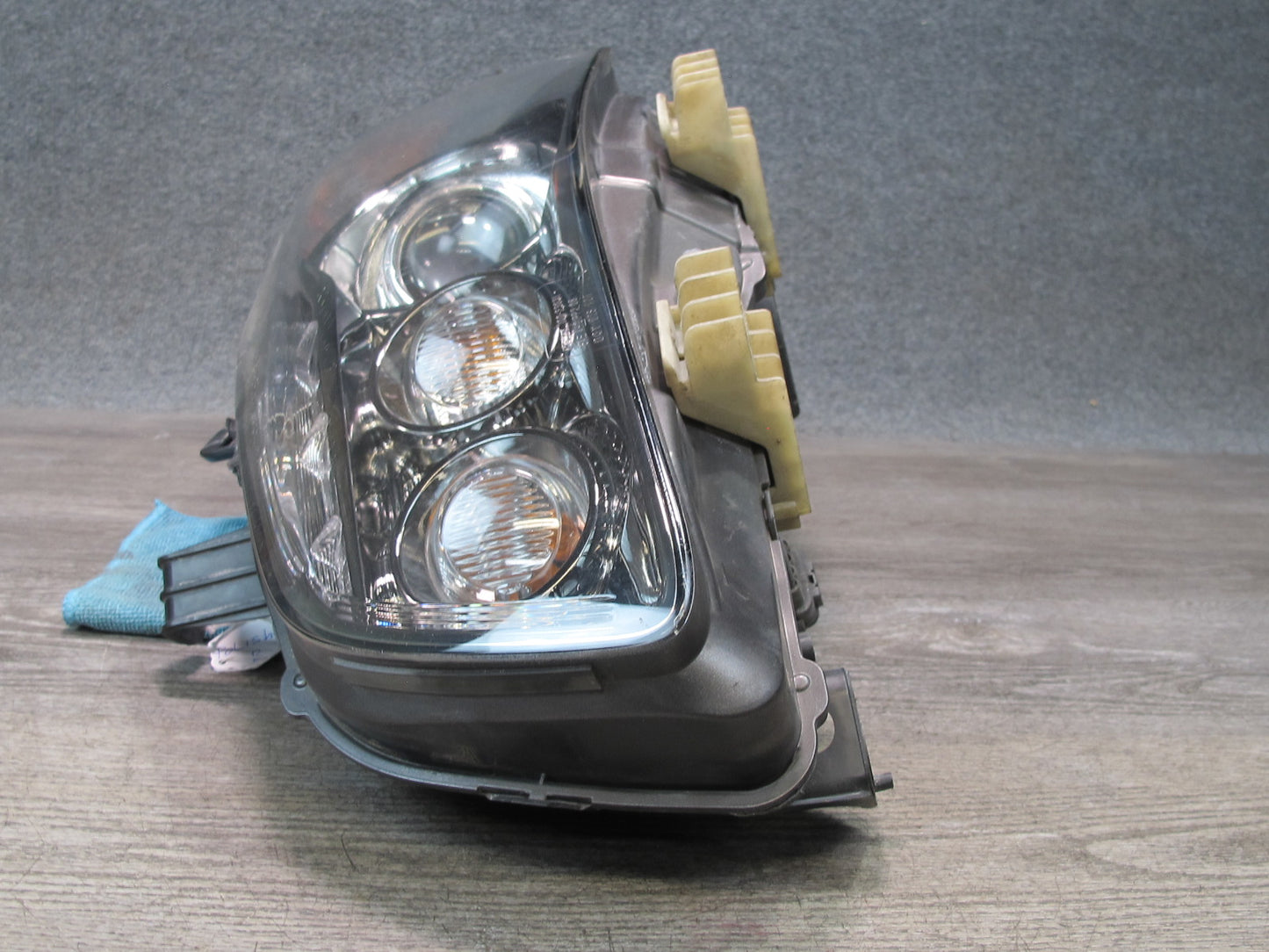 2011-2014 Infiniti QX56 Front Left Driver Side Xenon HID Headlight Lamp