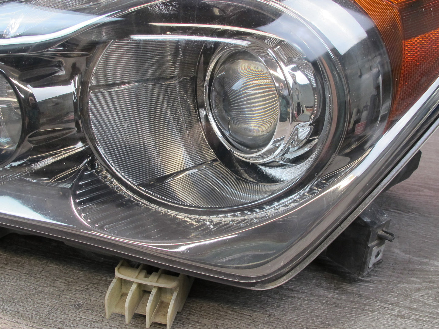 2011-2014 Infiniti QX56 Front Left Driver Side Xenon HID Headlight Lamp