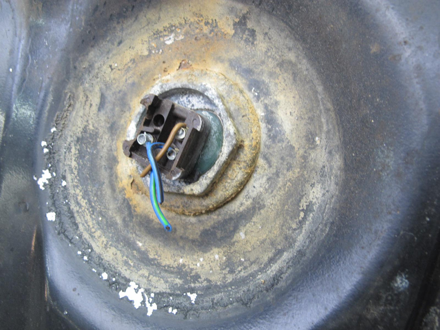 73-85 Mercedes R107 Gas Fuel Tank Assembly w Filler Neck & Cap 51K Miles OEM