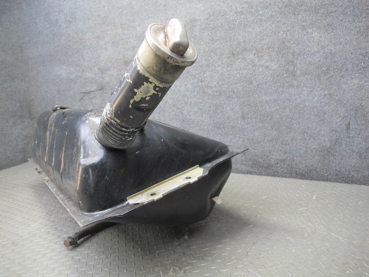 73-85 Mercedes R107 Gas Fuel Tank Assembly w Filler Neck & Cap 51K Miles OEM