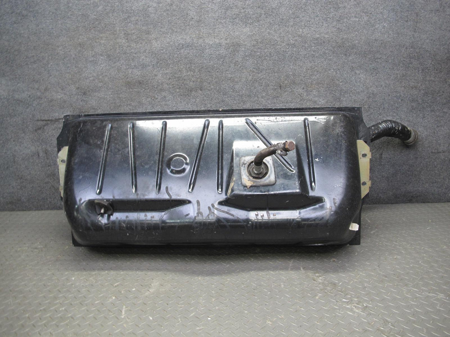 73-85 Mercedes R107 Gas Fuel Tank Assembly w Filler Neck & Cap 51K Miles OEM