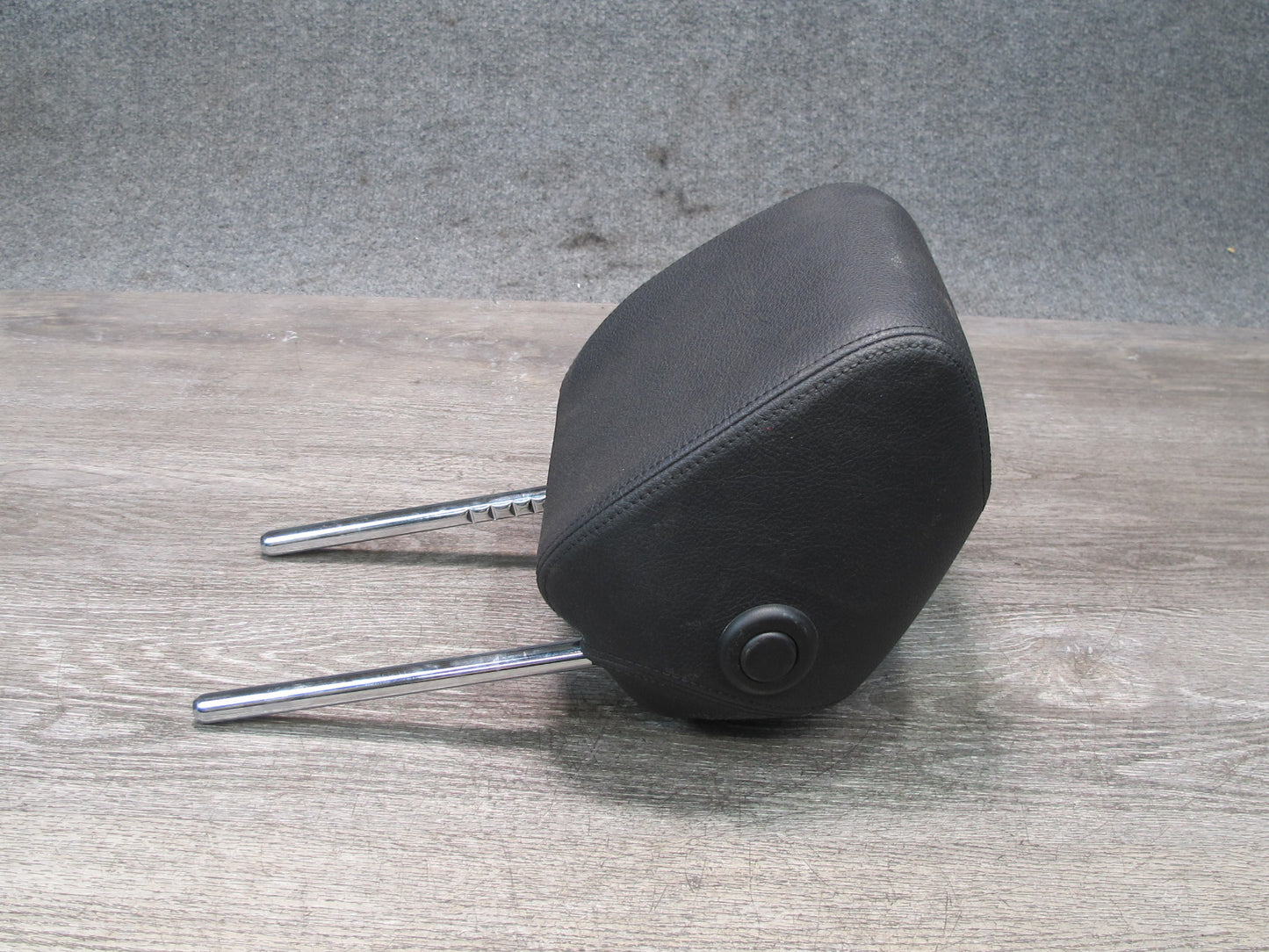 12-18 BMW F30 F31 F34 335i Set of 2 Front Left & Right Seat Leather Headrest OEM