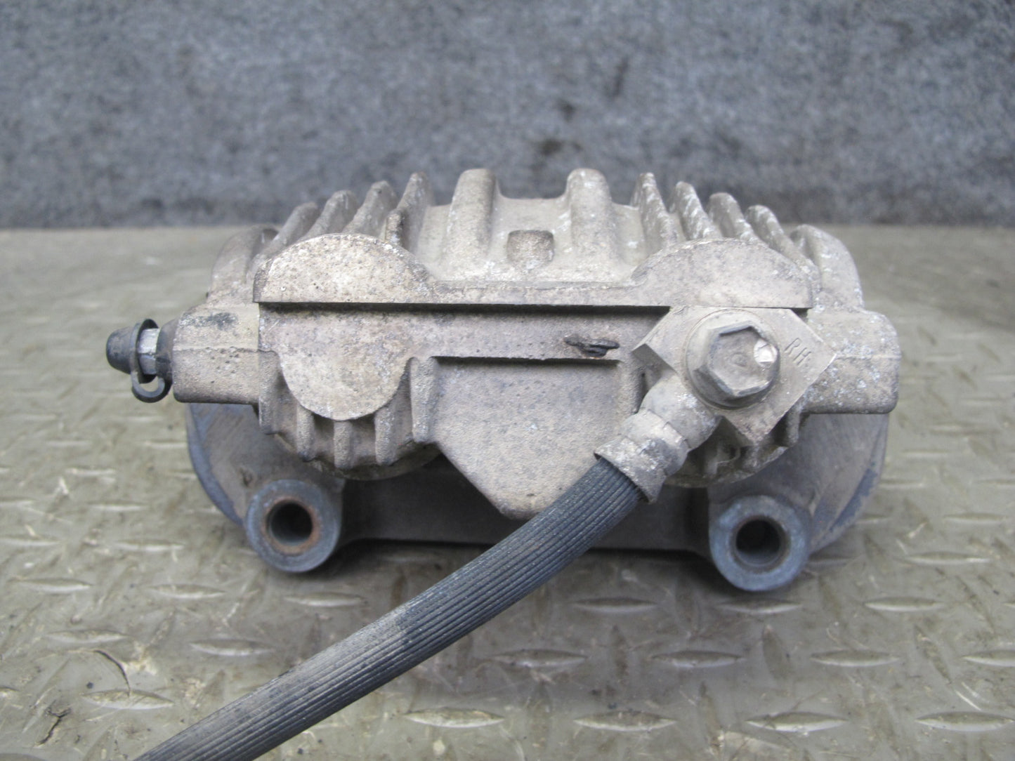 88-95 Chevrolet Corvette C4 Set of 2 Front Left & Right Brake Caliper OEM