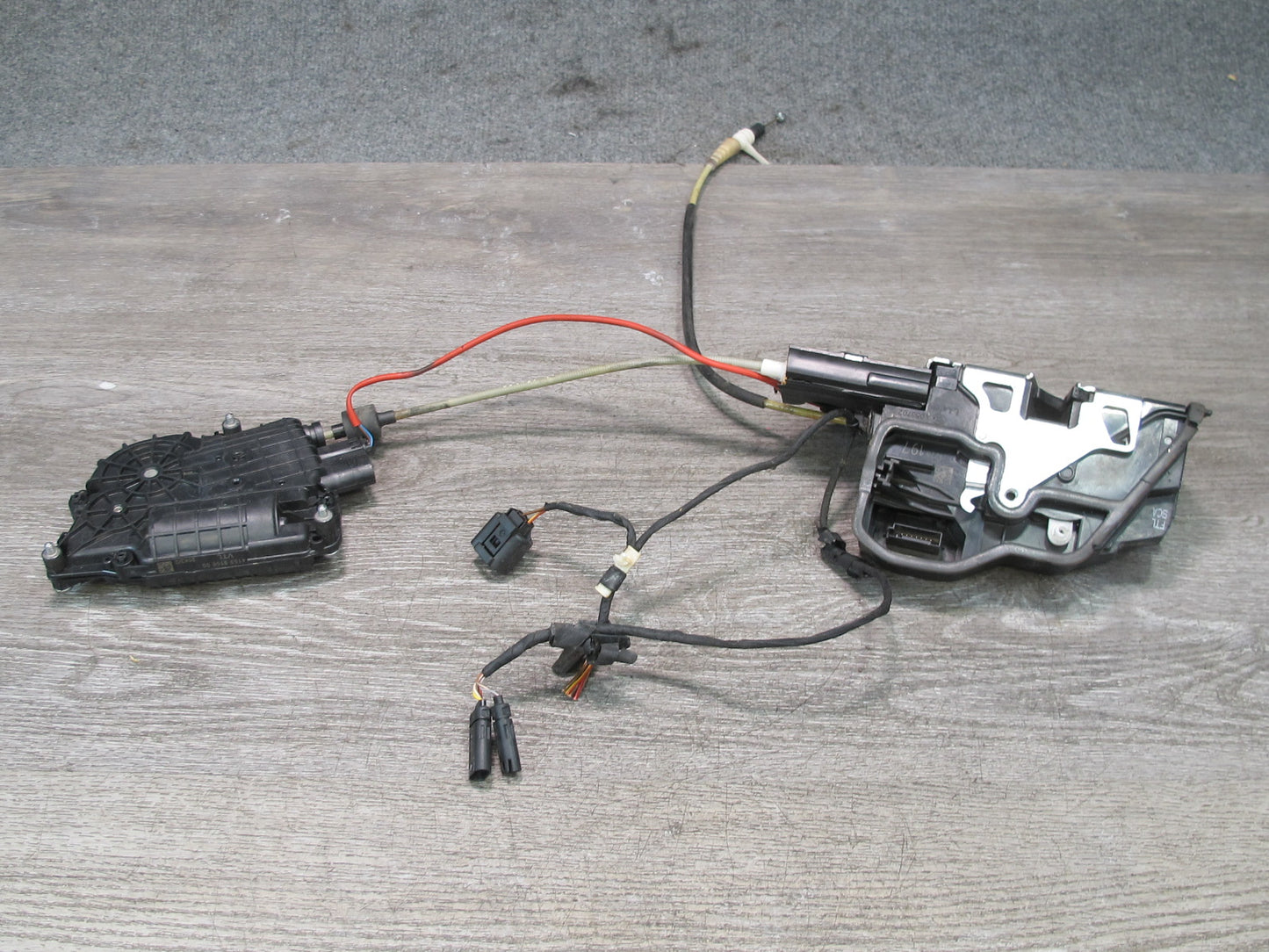 2012-2018 BMW F12 F13 M6 Left Side Exterior Door Lock Latch W/ Comfort Access