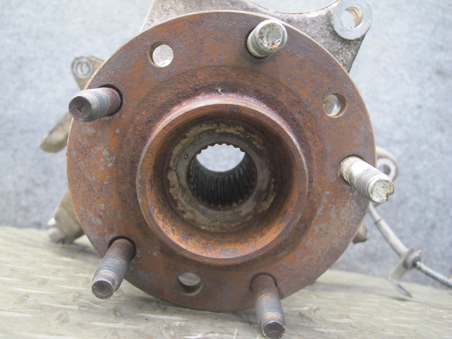 88-96 Chevrolet Corvette C4 Rear Right Spindle Knuckle Wheel Hub Bearing OEM