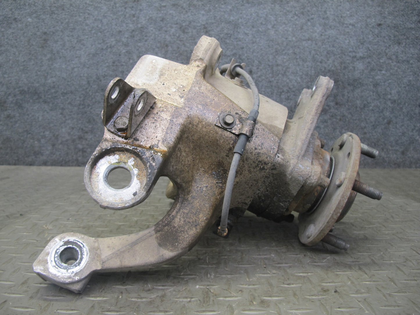 88-96 Chevrolet Corvette C4 Rear Right Spindle Knuckle Wheel Hub Bearing OEM