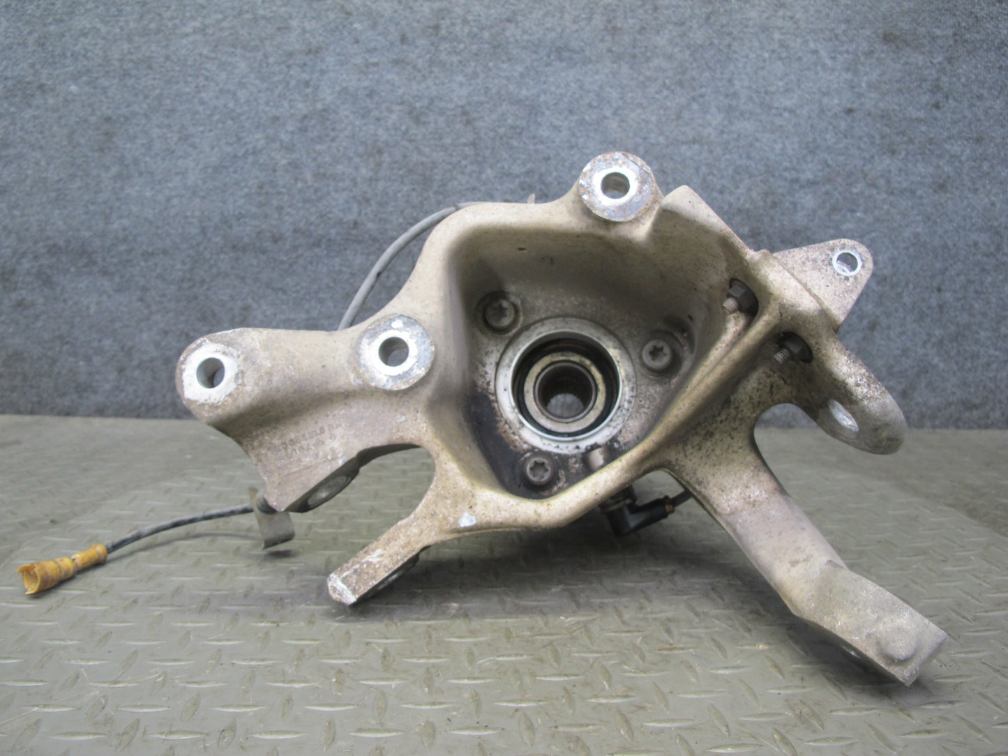 88-96 Chevrolet Corvette C4 Rear Right Spindle Knuckle Wheel Hub Bearing OEM