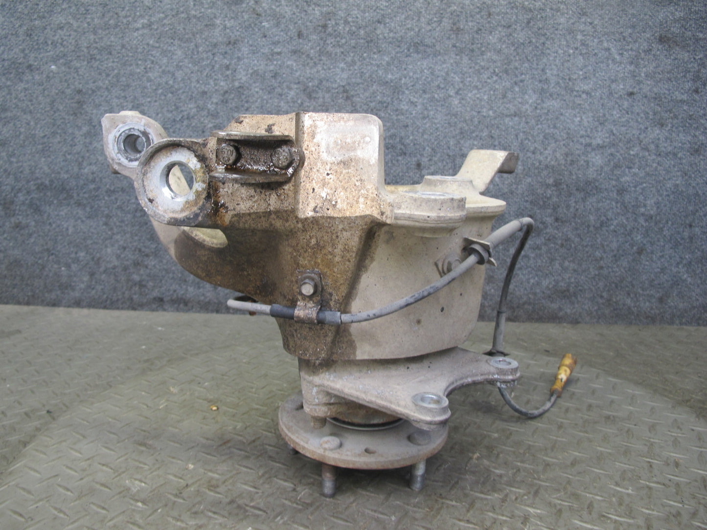 88-96 Chevrolet Corvette C4 Rear Right Spindle Knuckle Wheel Hub Bearing OEM