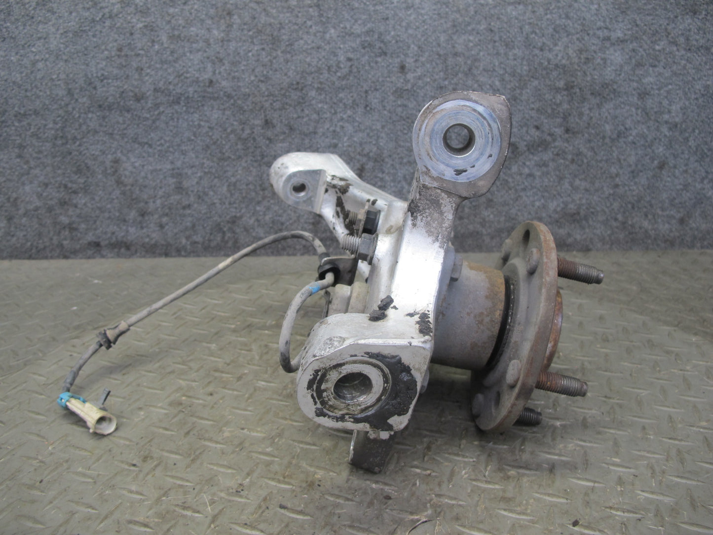 91-96 Chevrolet Corvette C4 Front Left Spindle Knuckle Wheel Hub Bearing OEM