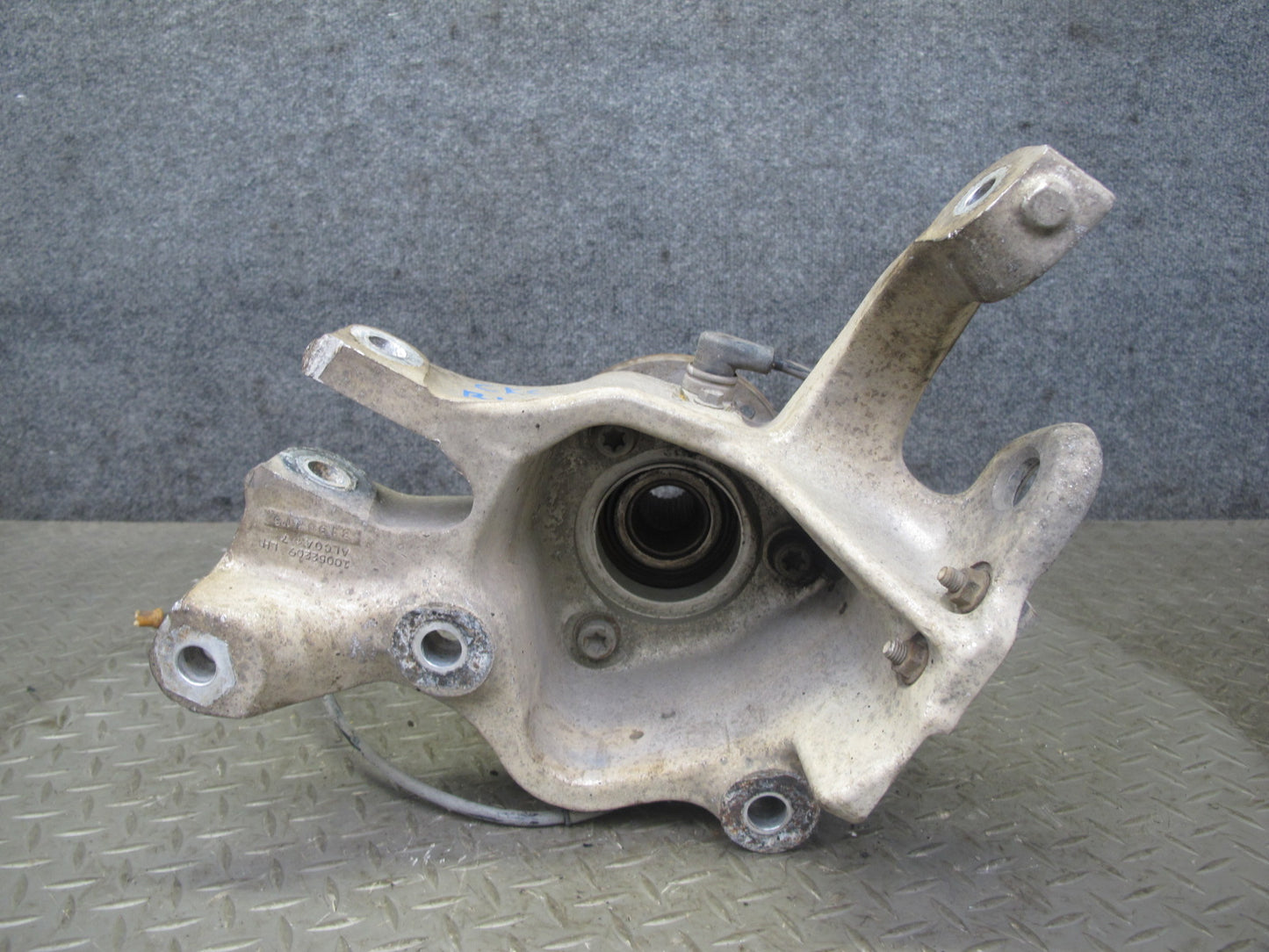 88-96 Chevrolet Corvette C4 Rear Left Spindle Knuckle Wheel Hub Bearing OEM