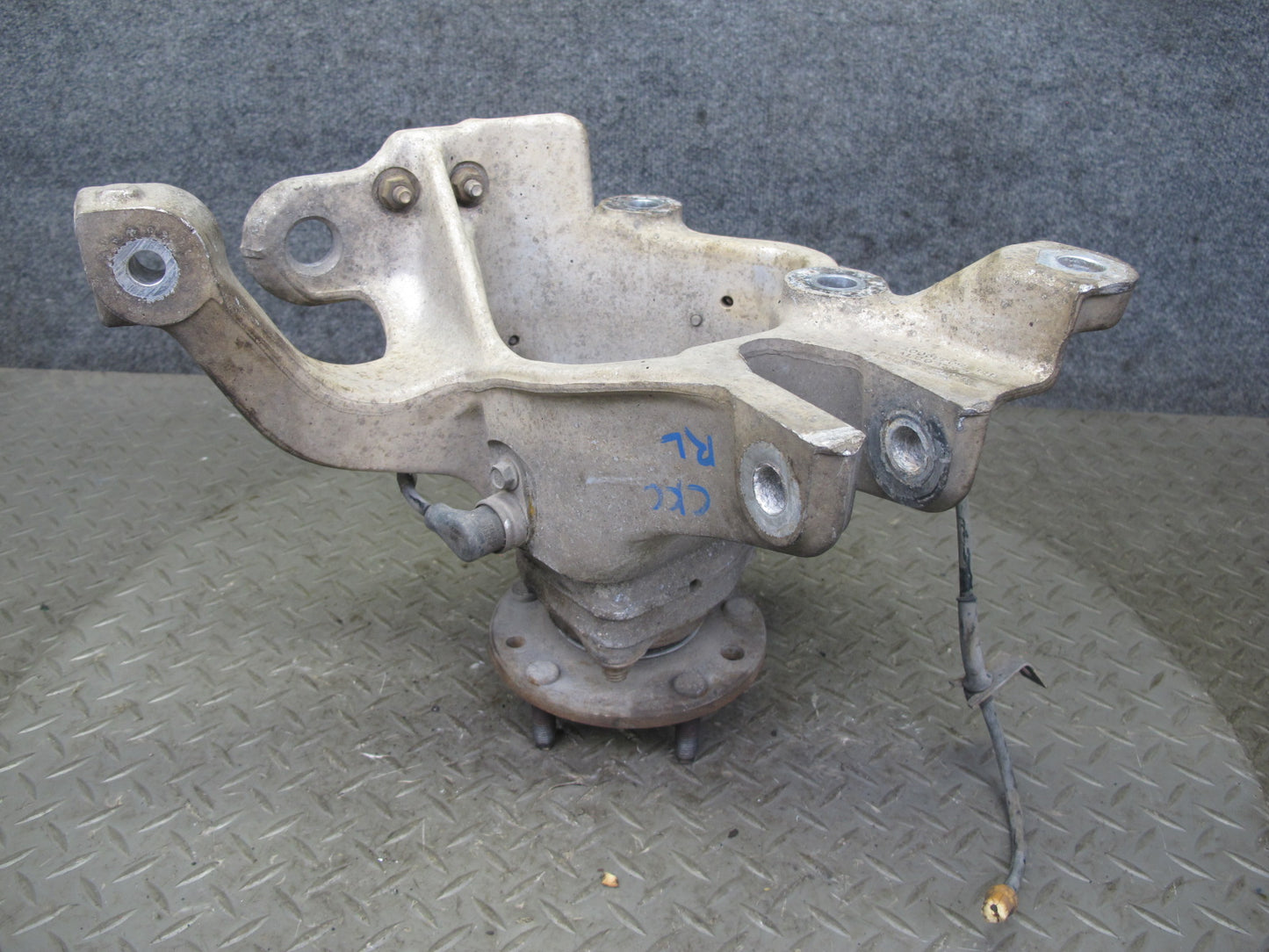 88-96 Chevrolet Corvette C4 Rear Left Spindle Knuckle Wheel Hub Bearing OEM
