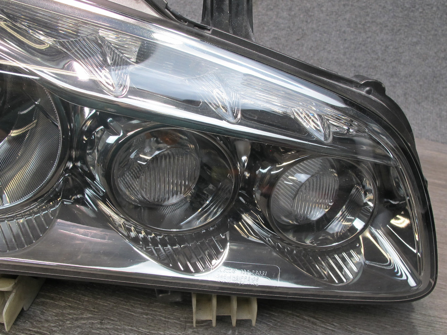 2011-2014 Infiniti QX56 Front Right Passenger Side Xenon HID Headlight Lamp