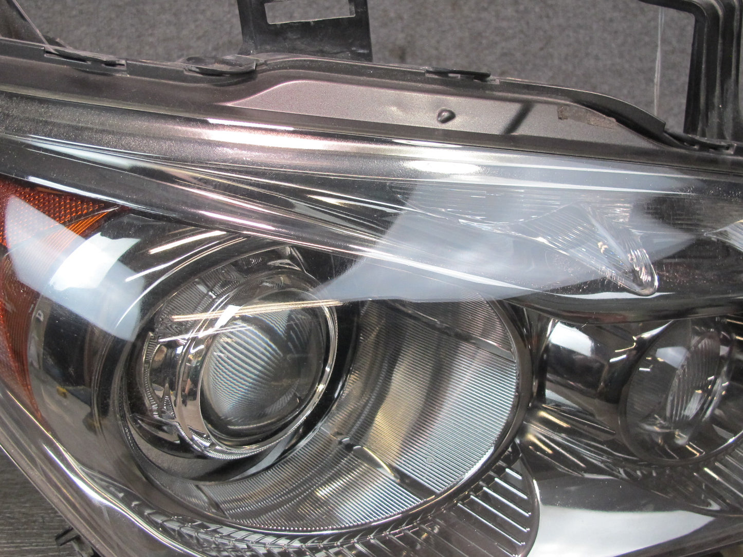 2011-2014 Infiniti QX56 Front Right Passenger Side Xenon HID Headlight Lamp