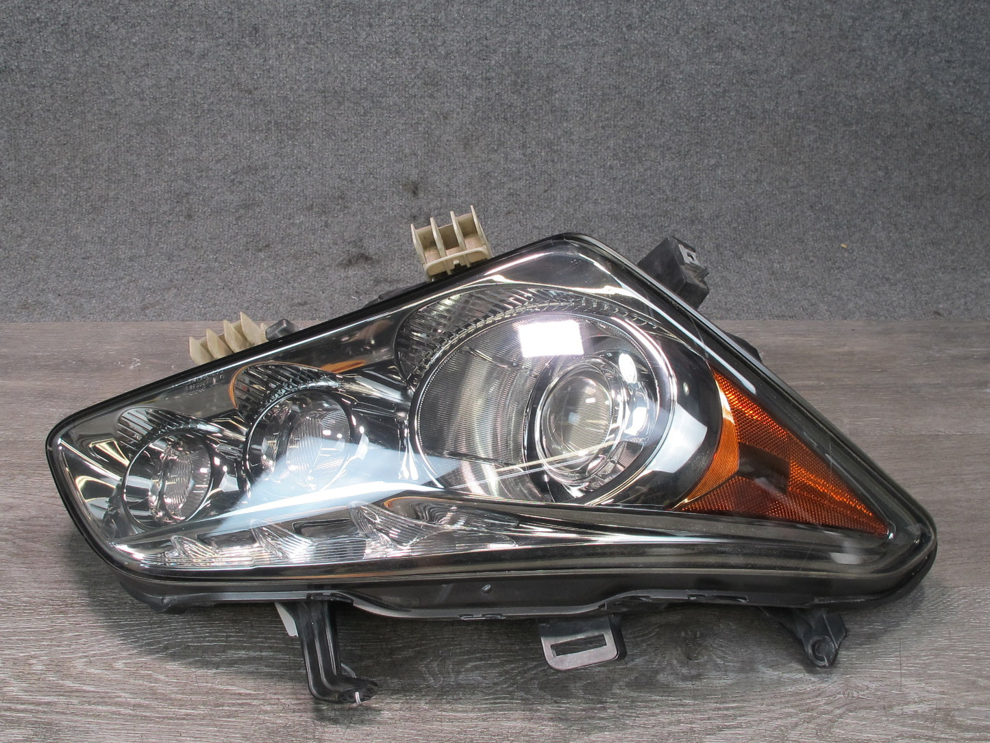 2011-2014 Infiniti QX56 Front Right Passenger Side Xenon HID Headlight Lamp