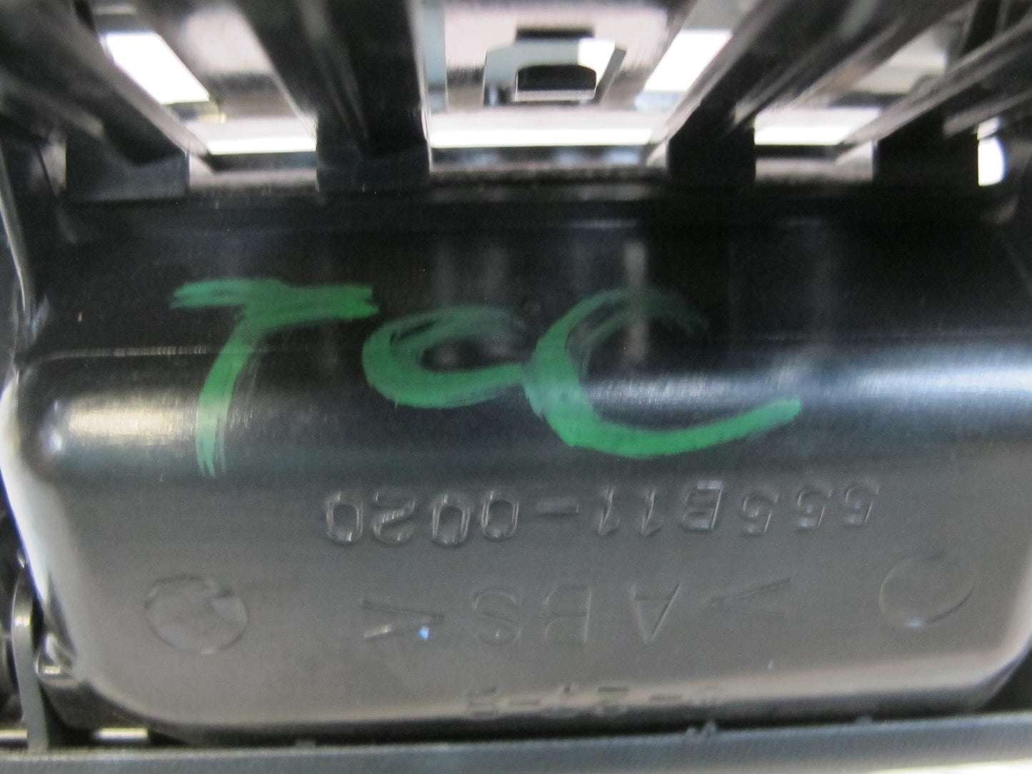 95-97 Toyota Celsior UCF20 Retractable Coin Pocket Tray Black 555B11-0020 OEM