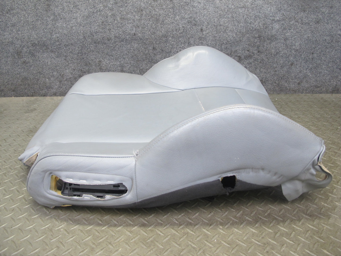 01-06 BMW E46 330ci Convertible Front Right Sport Seat Upper Leather Cushion OEM