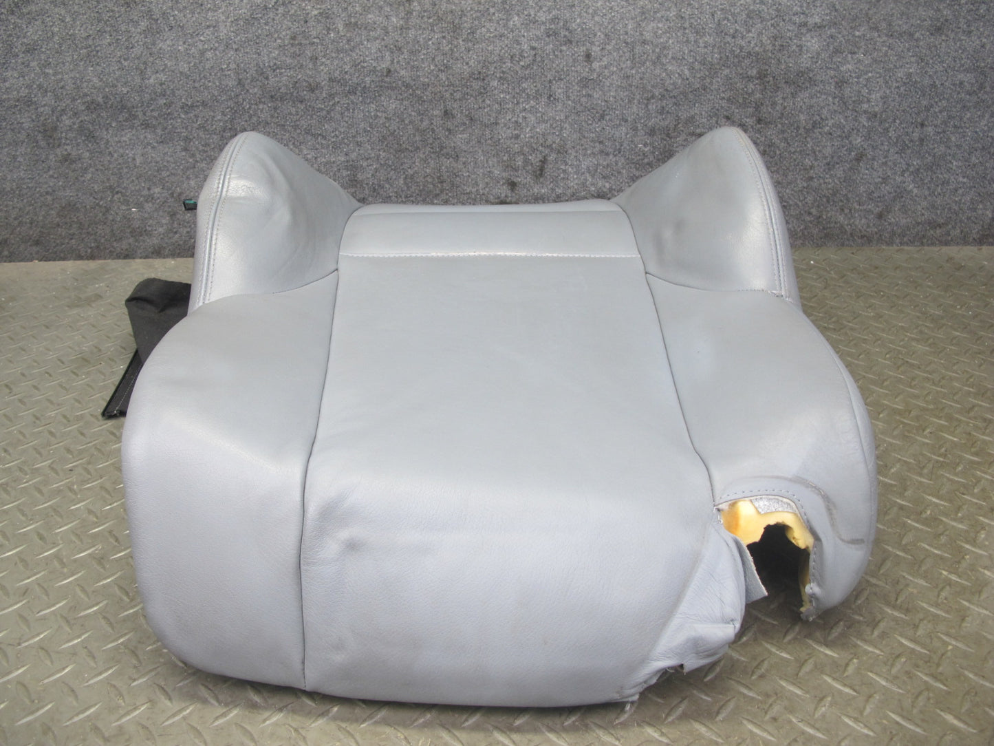 01-06 BMW E46 330ci Convertible Front Right Sport Seat Upper Leather Cushion OEM