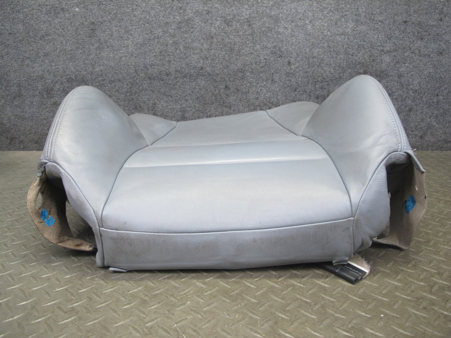 01-06 BMW E46 330ci Convertible Front Right Sport Seat Upper Leather Cushion OEM