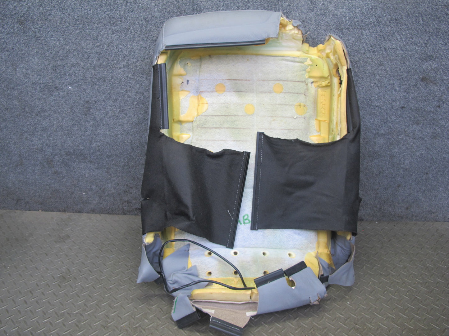 01-06 BMW E46 330ci Convertible Front Right Sport Seat Upper Leather Cushion OEM