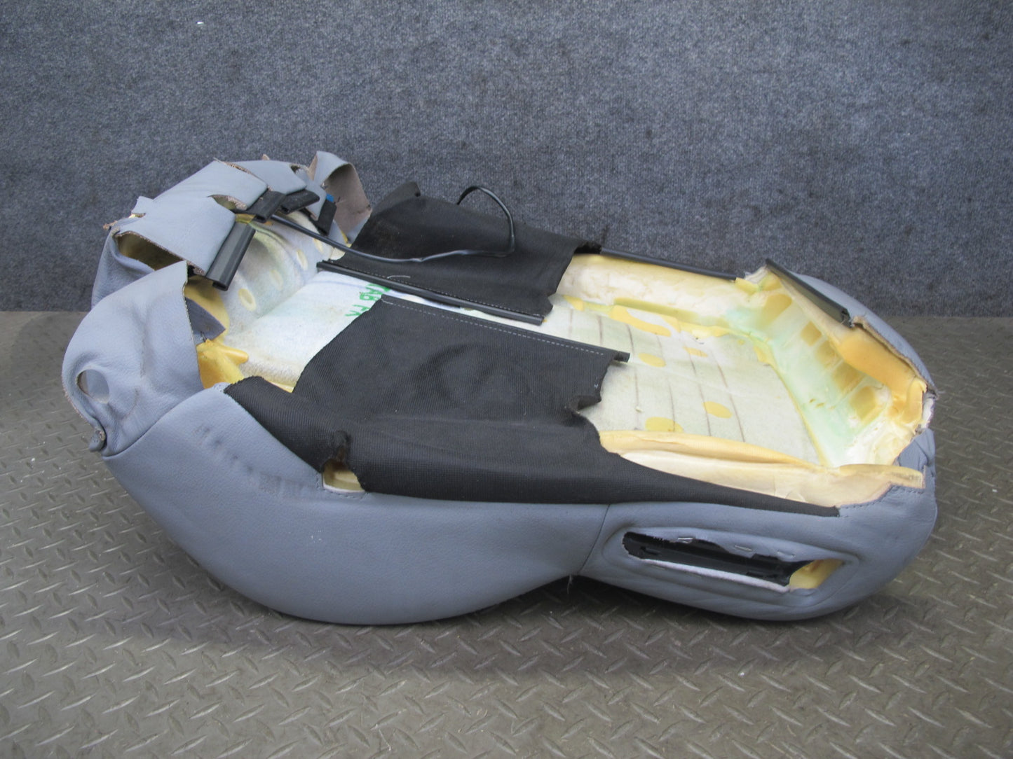 01-06 BMW E46 330ci Convertible Front Right Sport Seat Upper Leather Cushion OEM