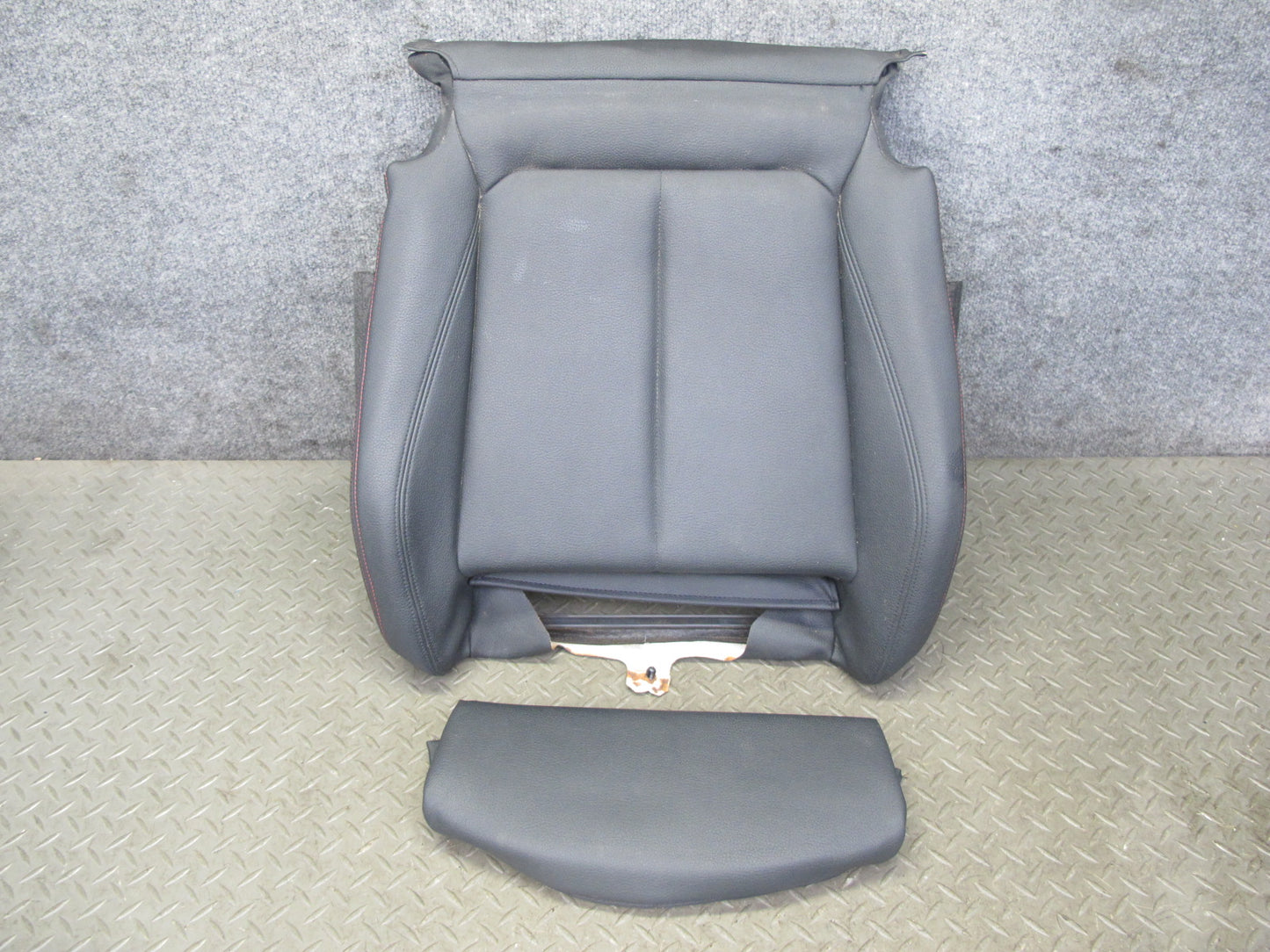 12-18 BMW F30 F31 F34 335i Front Right Sport Seat Lower Leather Cushion OEM