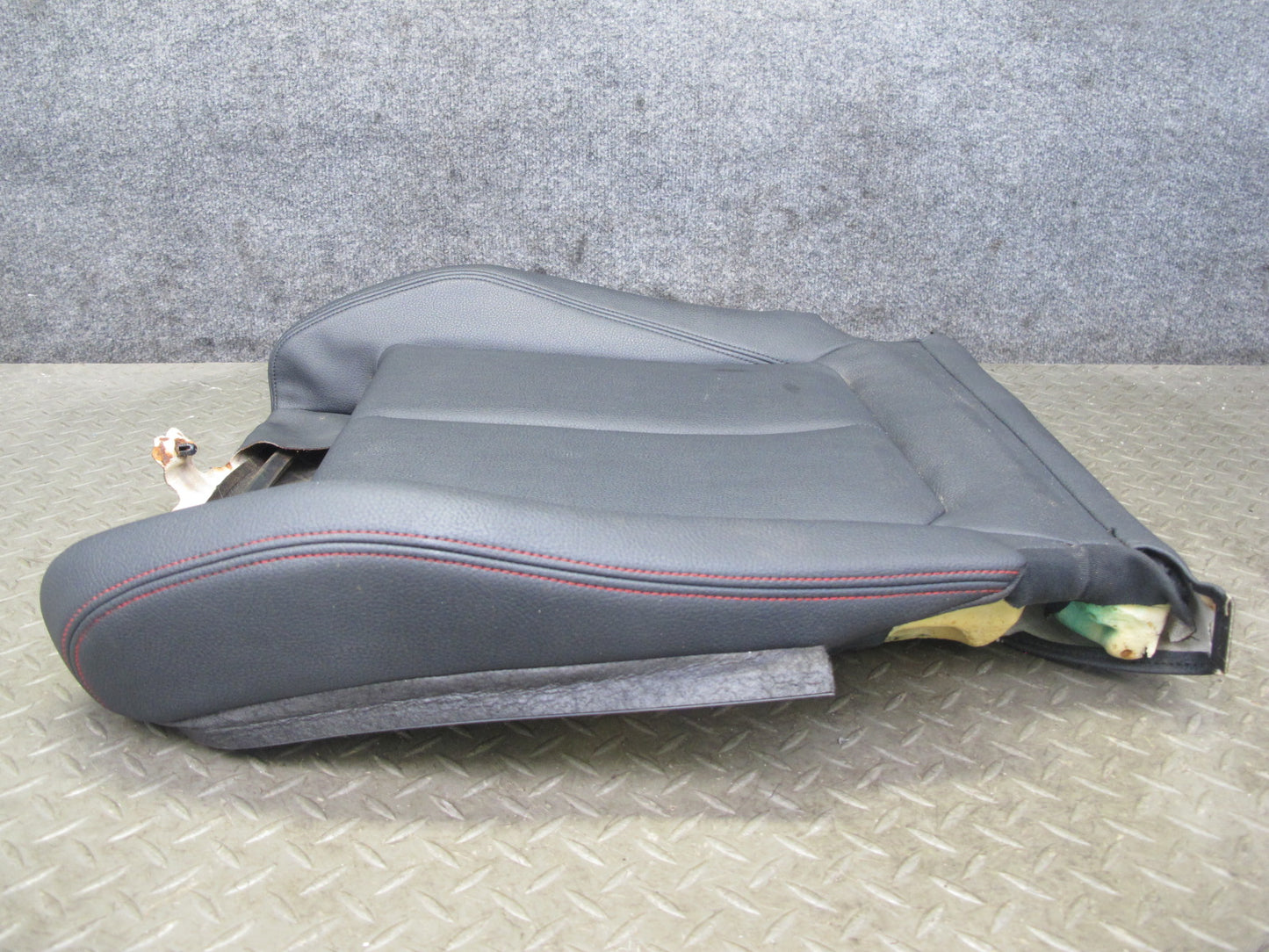 12-18 BMW F30 F31 F34 335i Front Right Sport Seat Lower Leather Cushion OEM