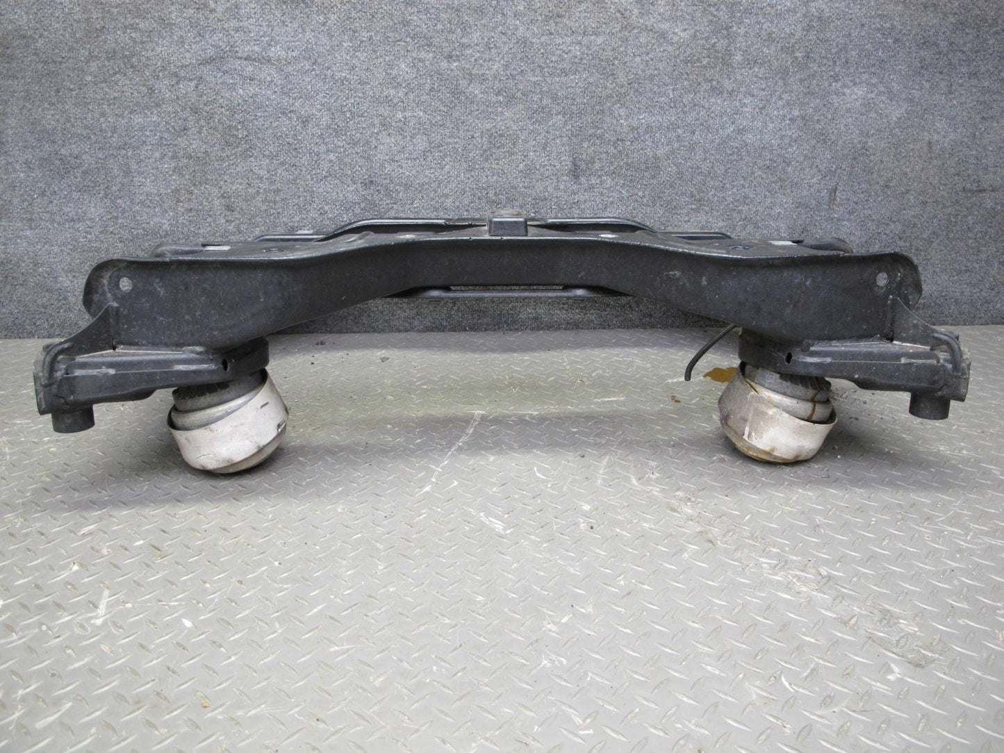 05-08 Mercedes R171 SLK350 Front Suspension Subframe Crossmember Carrier OEM
