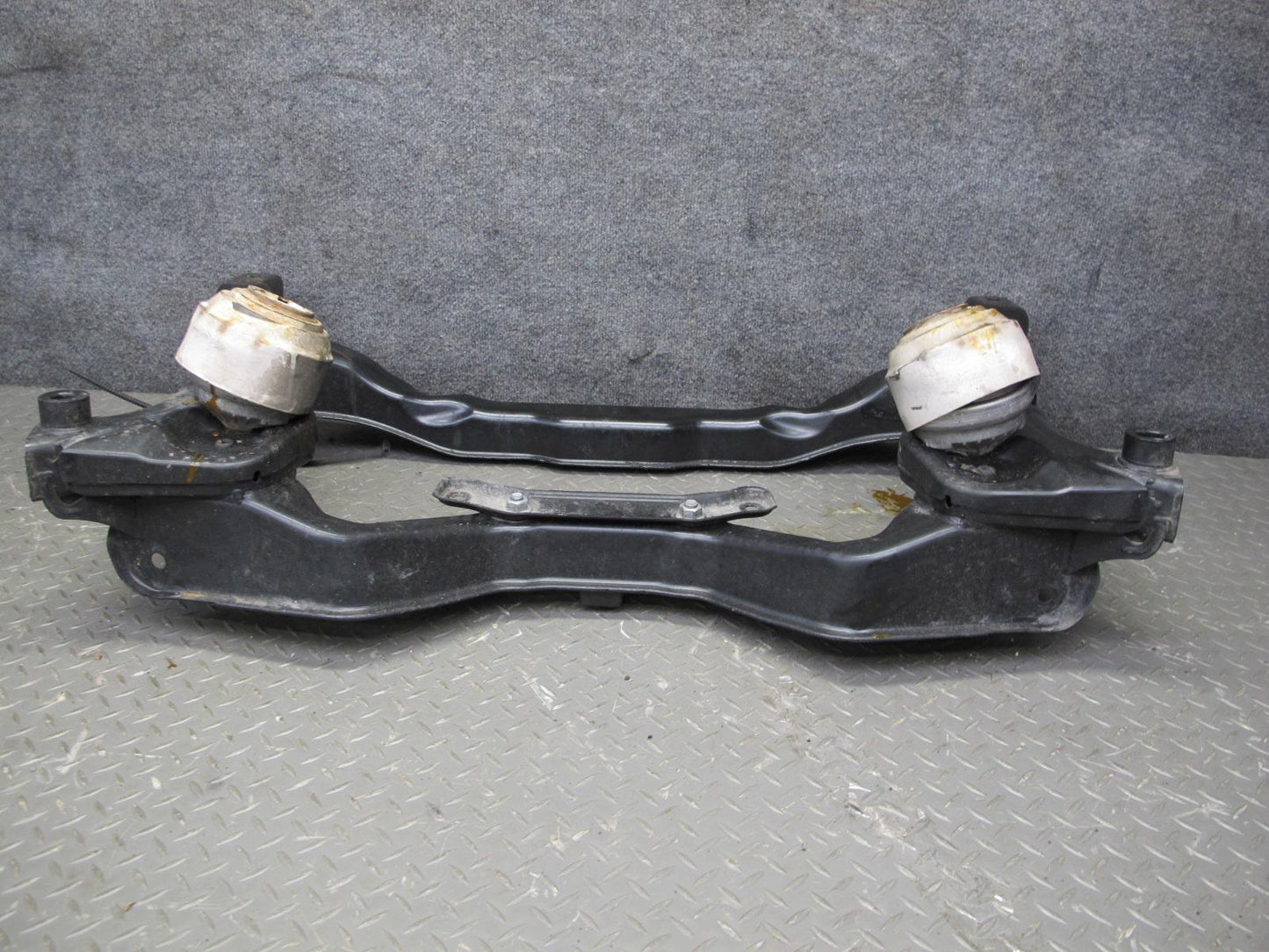 05-08 Mercedes R171 SLK350 Front Suspension Subframe Crossmember Carrier OEM