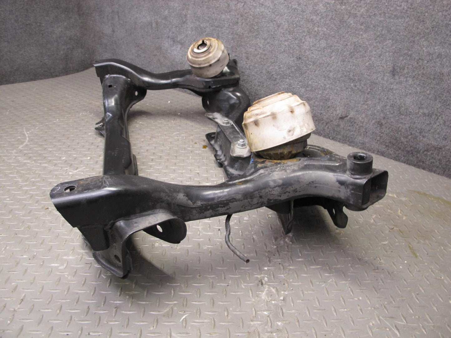 05-08 Mercedes R171 SLK350 Front Suspension Subframe Crossmember Carrier OEM
